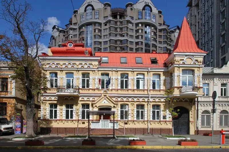 посольство Польщі