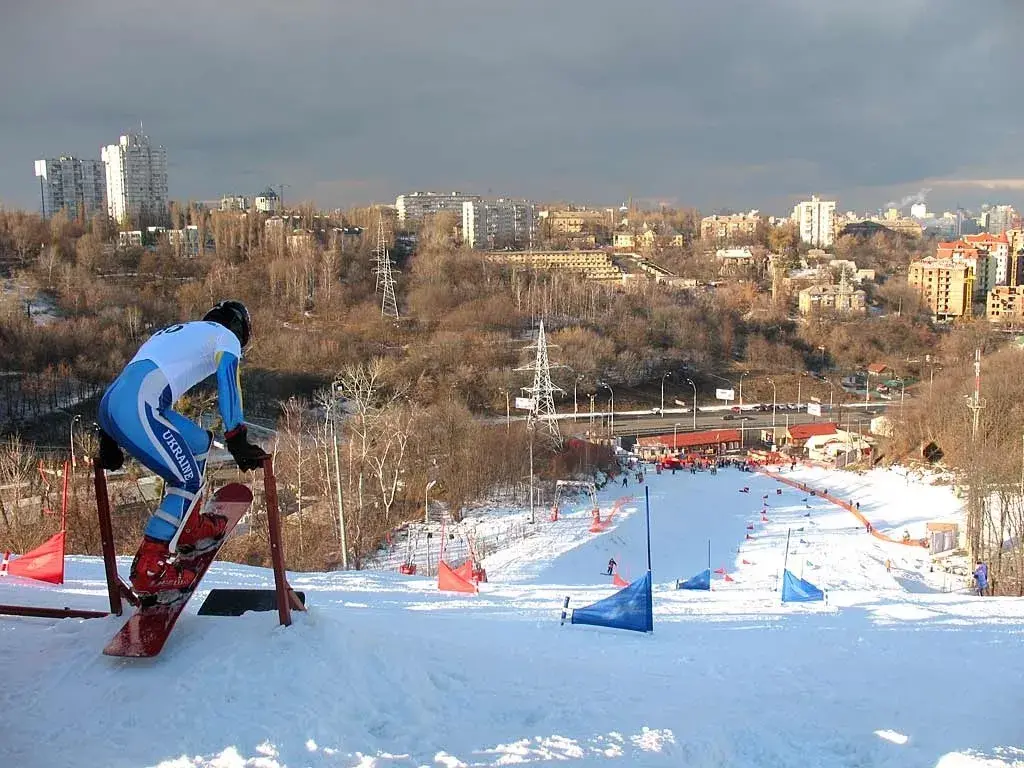 покататися на лижах у Києві